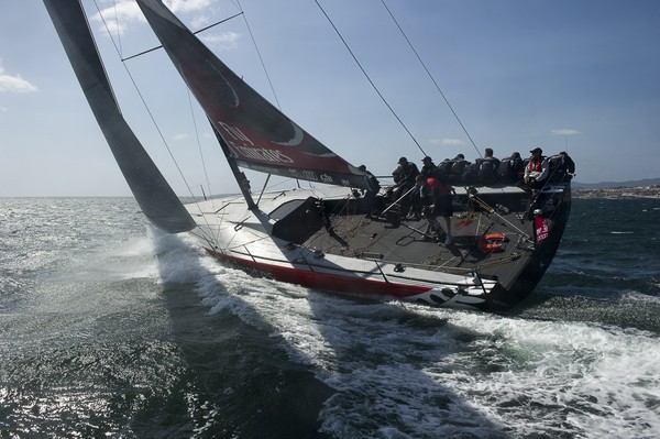 NZL380 dominated the 38-mile race running between Cascais and Lisbon